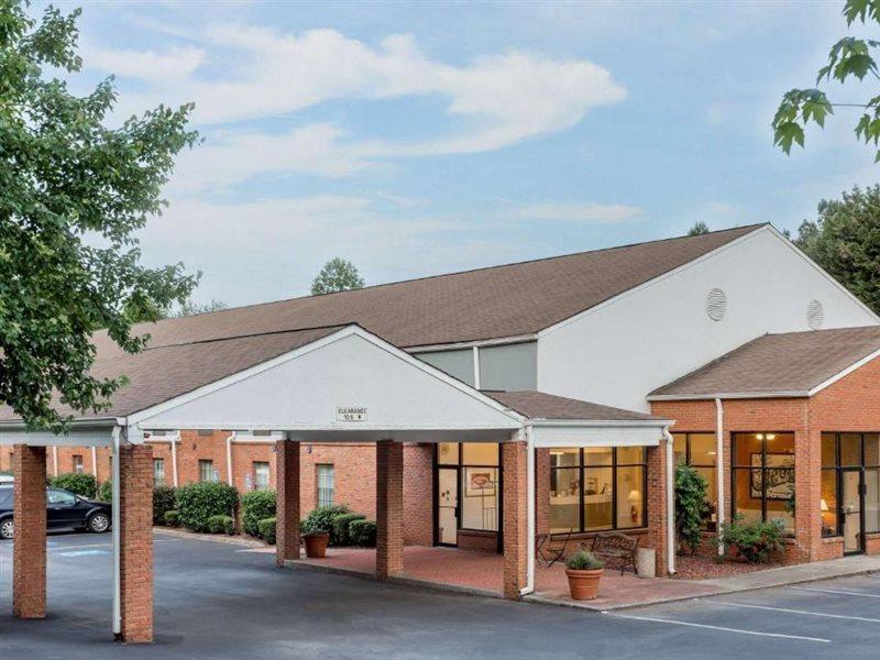 Quality Inn Cornelia Exterior photo