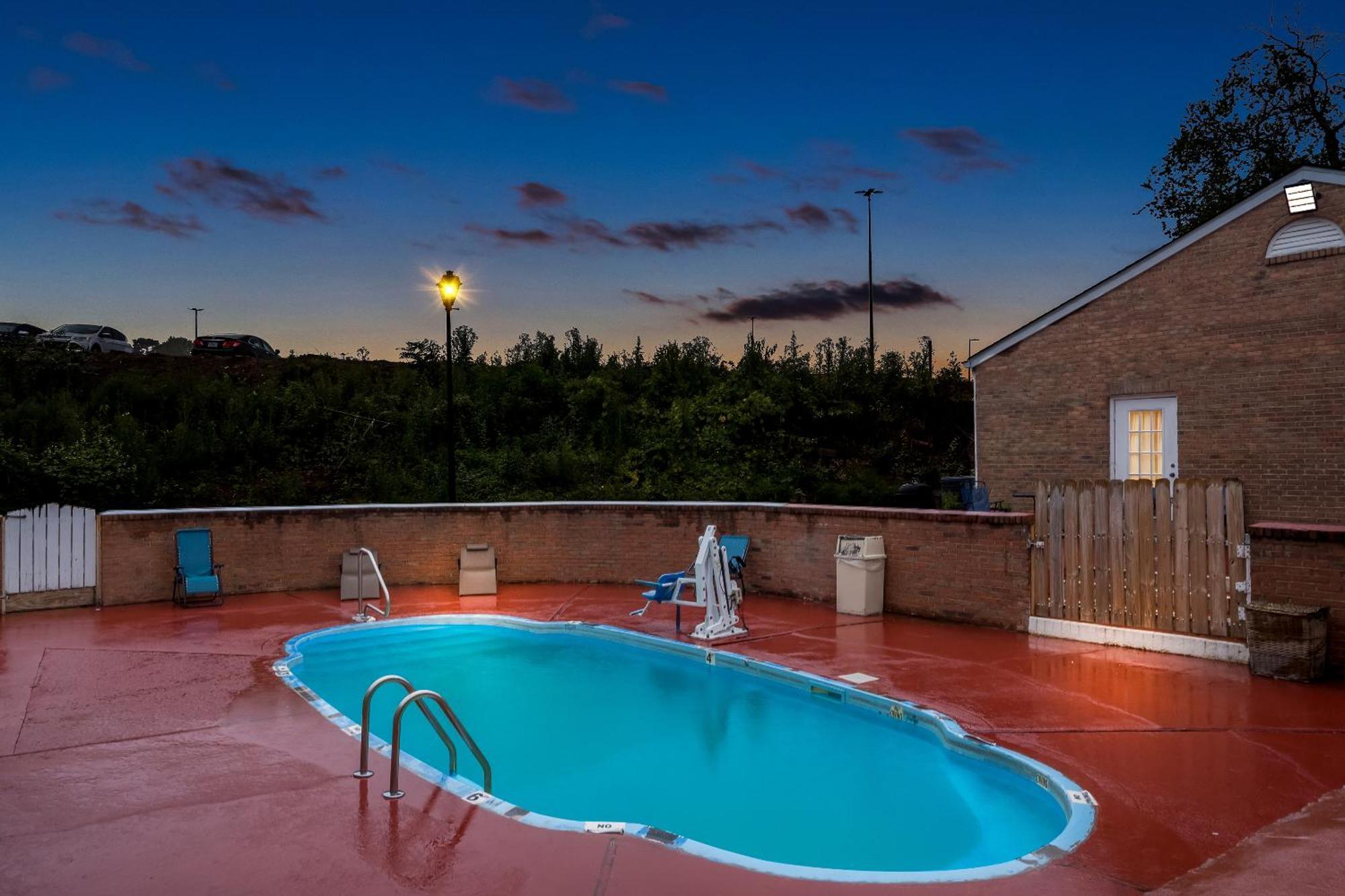 Quality Inn Cornelia Exterior photo