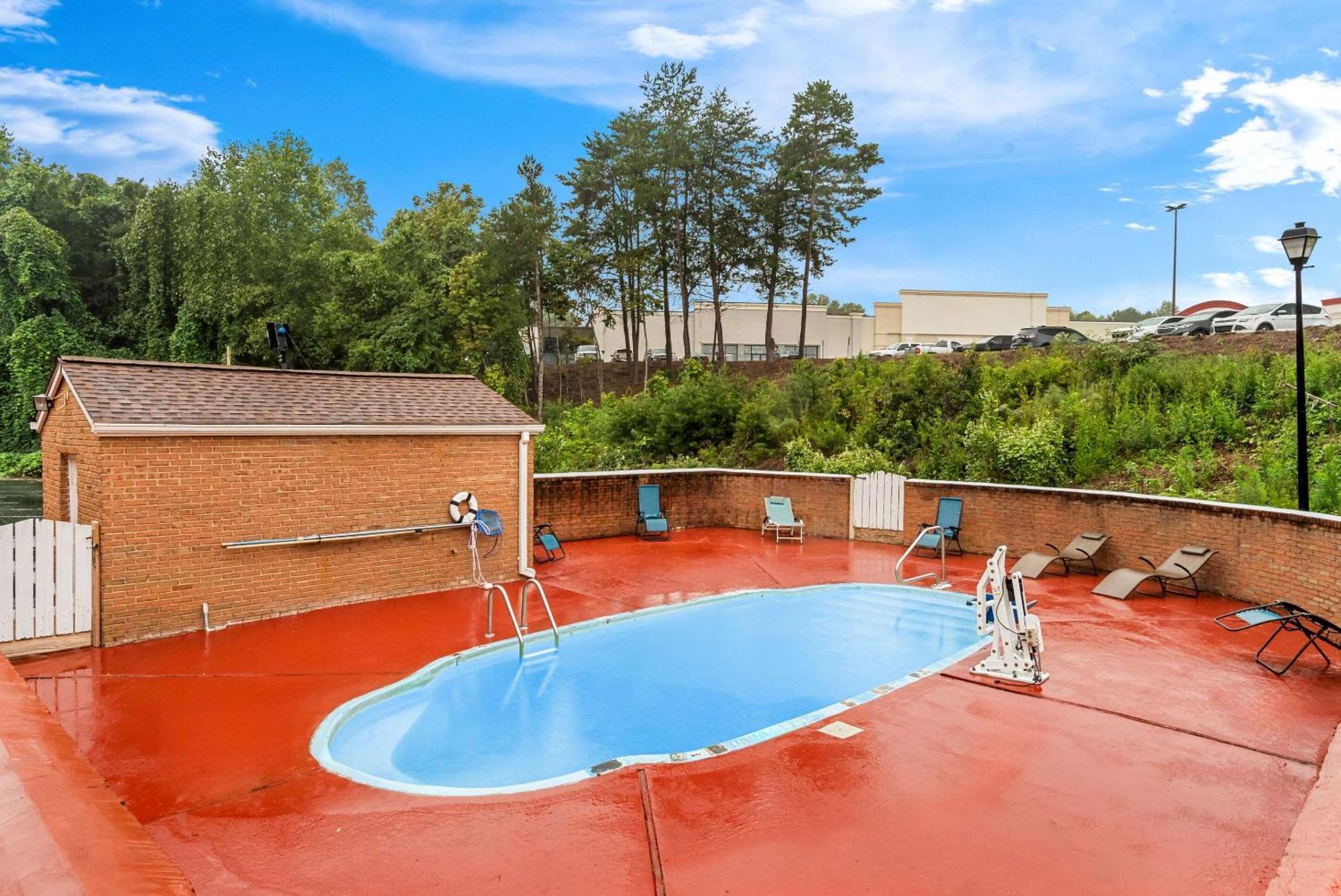Quality Inn Cornelia Exterior photo